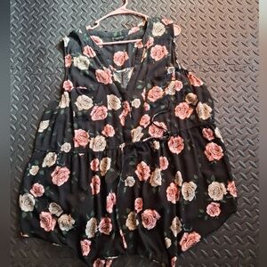 Floral TORRID Sleeveless V-Neck Women's Top in Black with Pink Roses Plus Size 3